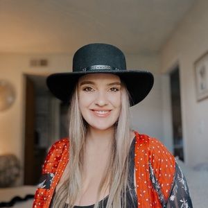 Meet your Posher, Kassie